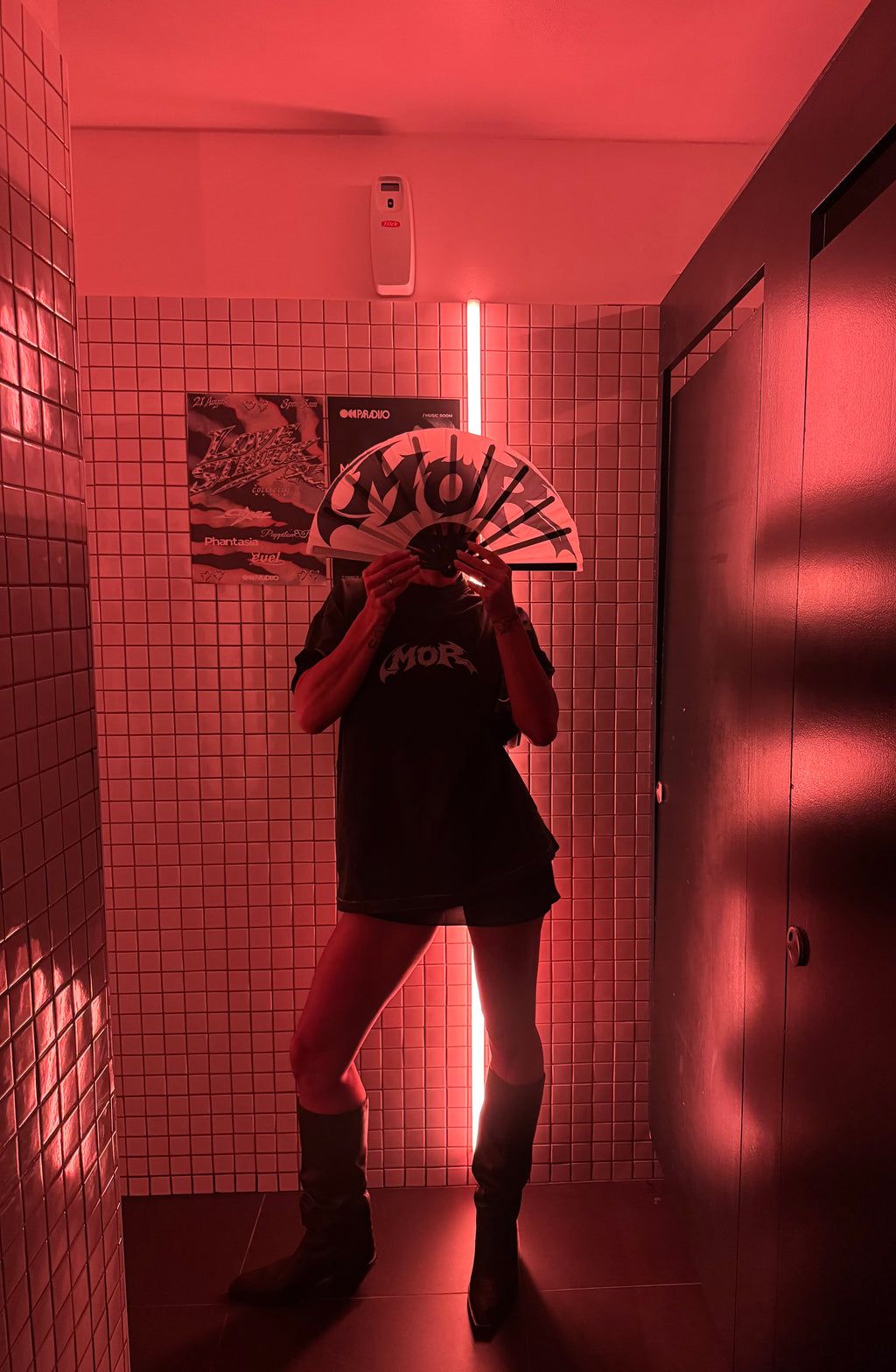 MOR Rave Fan